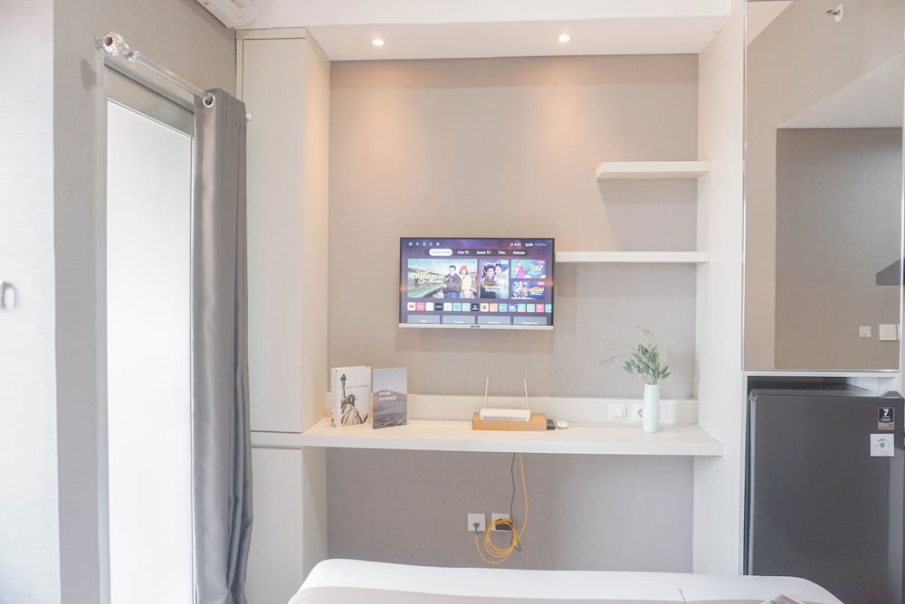 Comfortable Design Studio Room At Transpark Juanda Bekasi Timur Apartment
