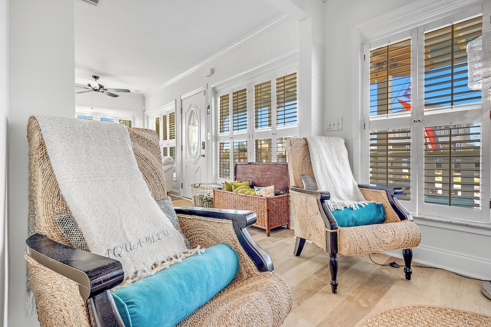 Steps to Ocean! PCB Family Home w/ Outdoor Oasis