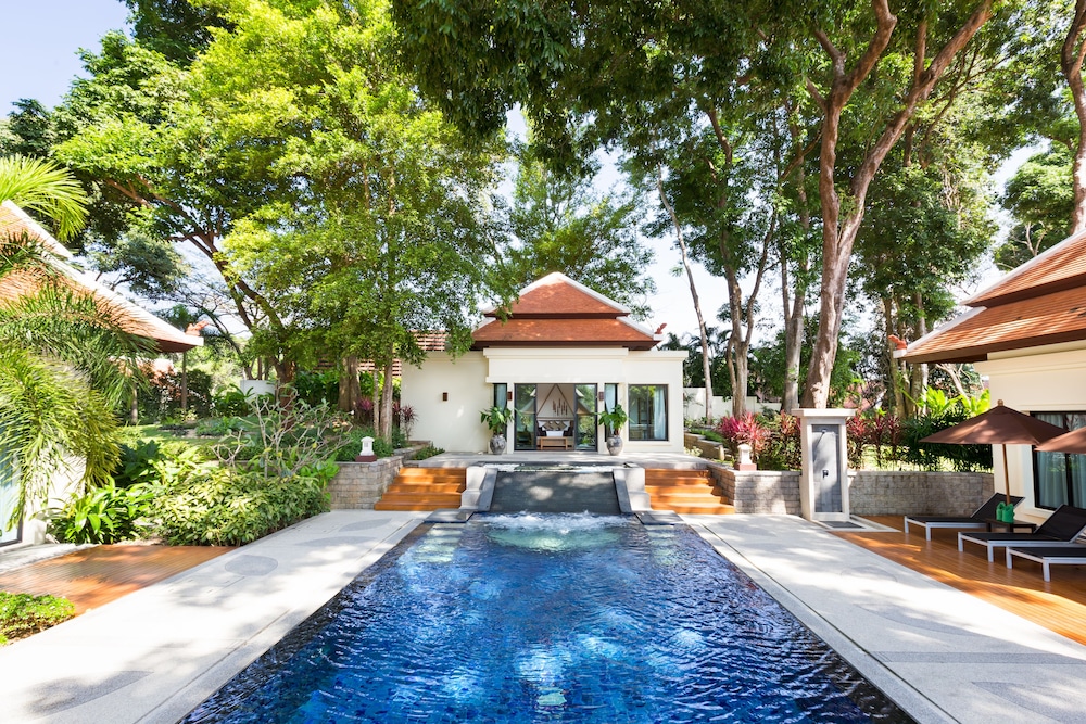Nai Harn Baan-Bua Villas