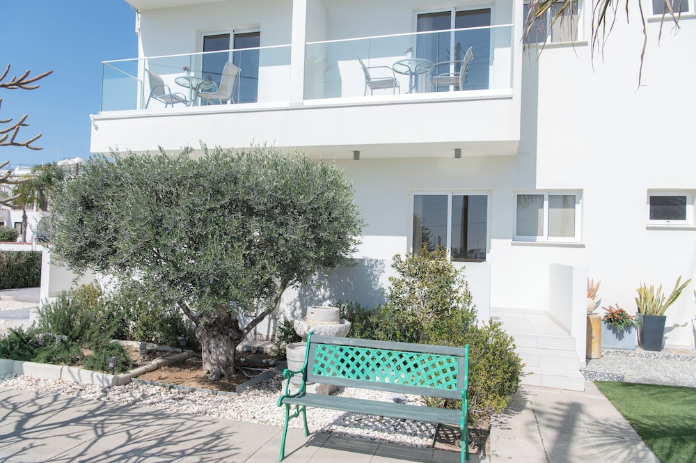 Themis Apartments