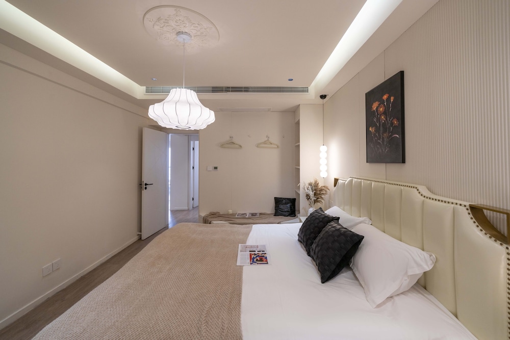 Book and Bed-People's Square