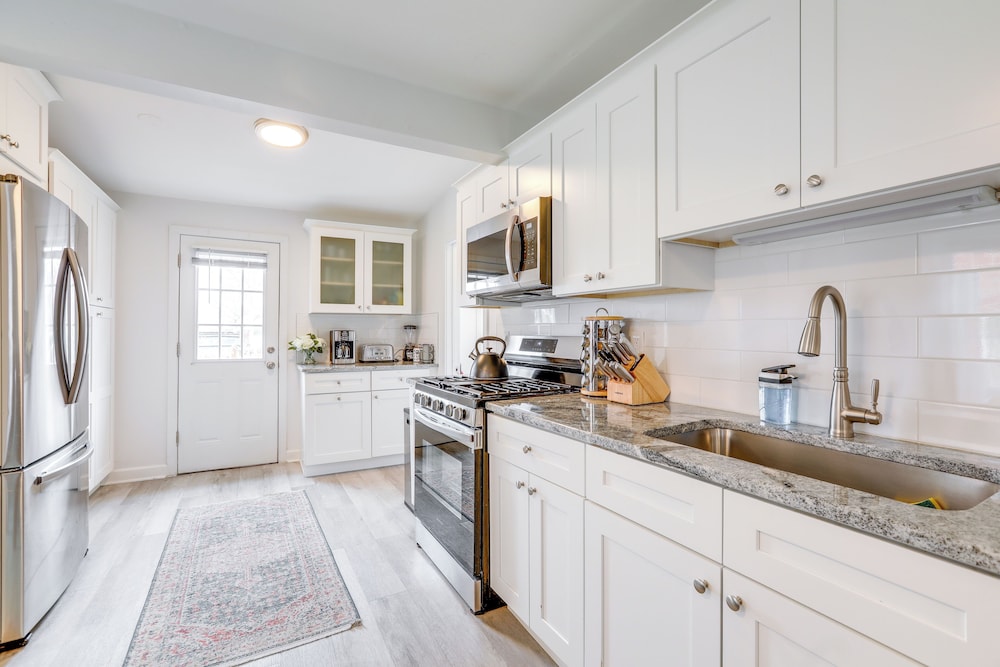 Walk to Campus & Palmer Square: Dtwn Townhome