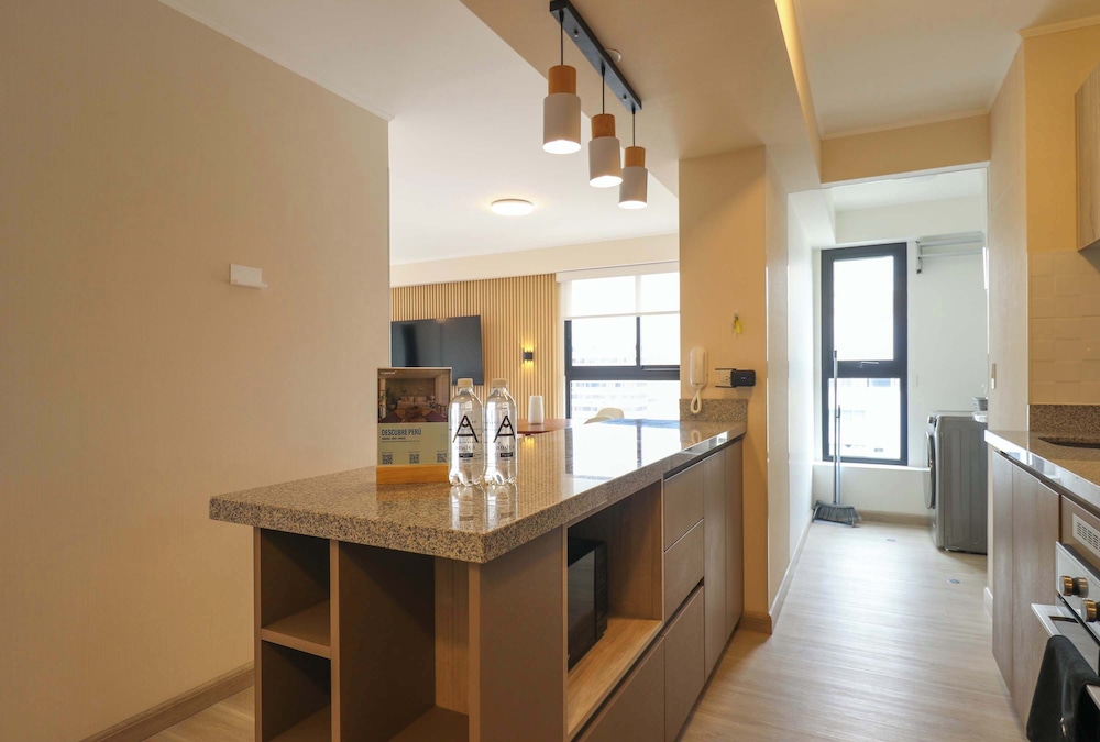 w Dazzling 2BR w Balcony in Miraflores