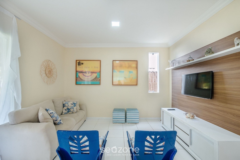 Spacious House w/ Pool in Guarajuba Cag0003