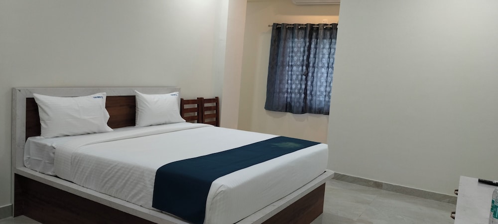 Hotel Grand Vista Nearby International Airport