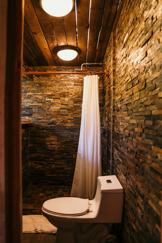 Bambuda Lodge - Hostel