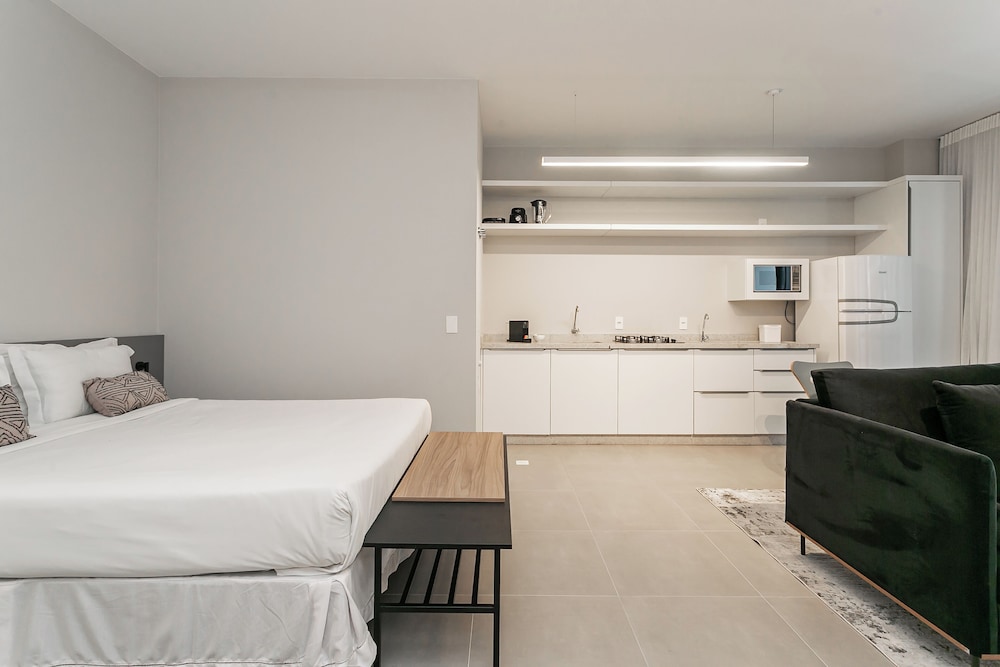 Studios Tower by Viva - Prédio com piscina e estacionamento no centro de Floripa