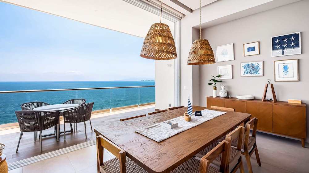 Panoramic Hot Tub Oceanview Penthouse