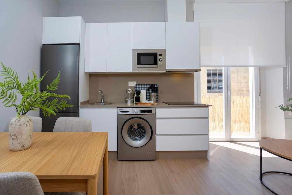 Cozy Central 2BD Apt in M Laga Trinidad Grund A