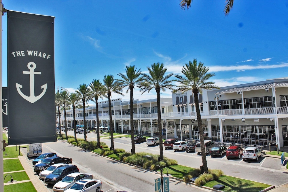 The Wharf 521 by Youngs Suncoast
