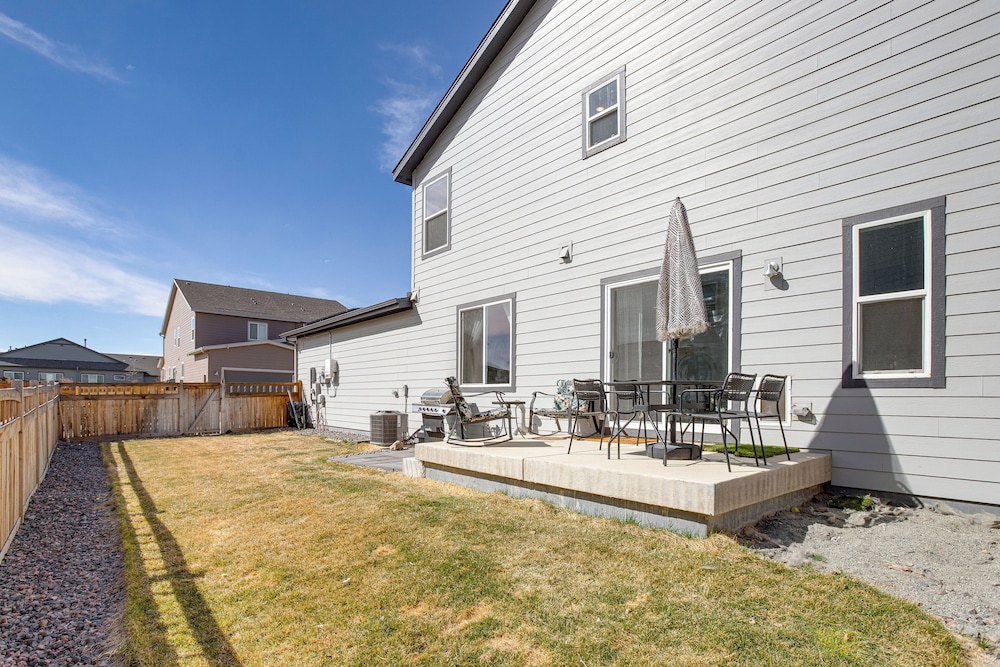 Beautiful Home w/ Bonus Room & Prime Location!