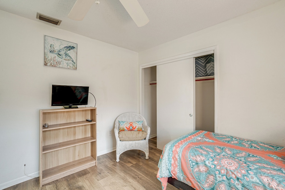 2 Mi to Beach: Home w/ Pool in Venice