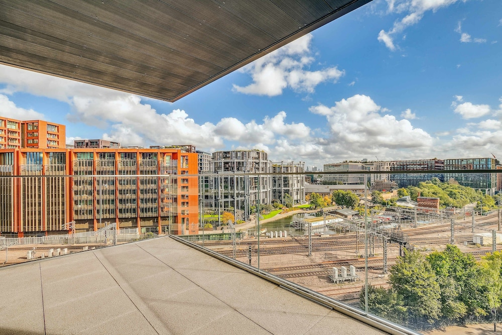 Refined 3-bedroom Condo