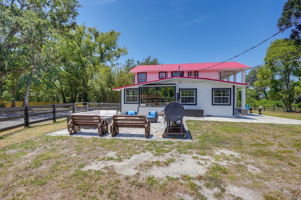Pool Table, Fire Pit: Spacious Home in Dover!