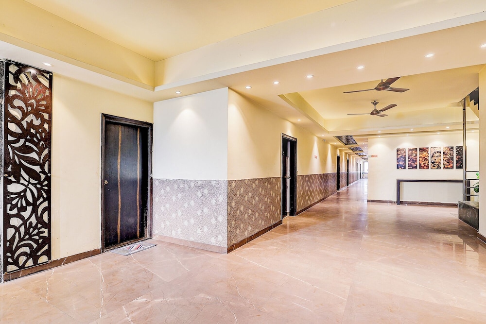 Fabhotel Ramaya Palace