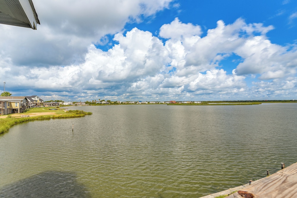 Private Home on Lagoon w/ Views in Hitchcock!