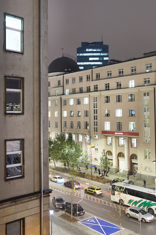 Fox Center Apartments
