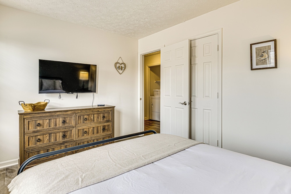 9 Mi to Dtwn Indianapolis: Family-friendly Home!