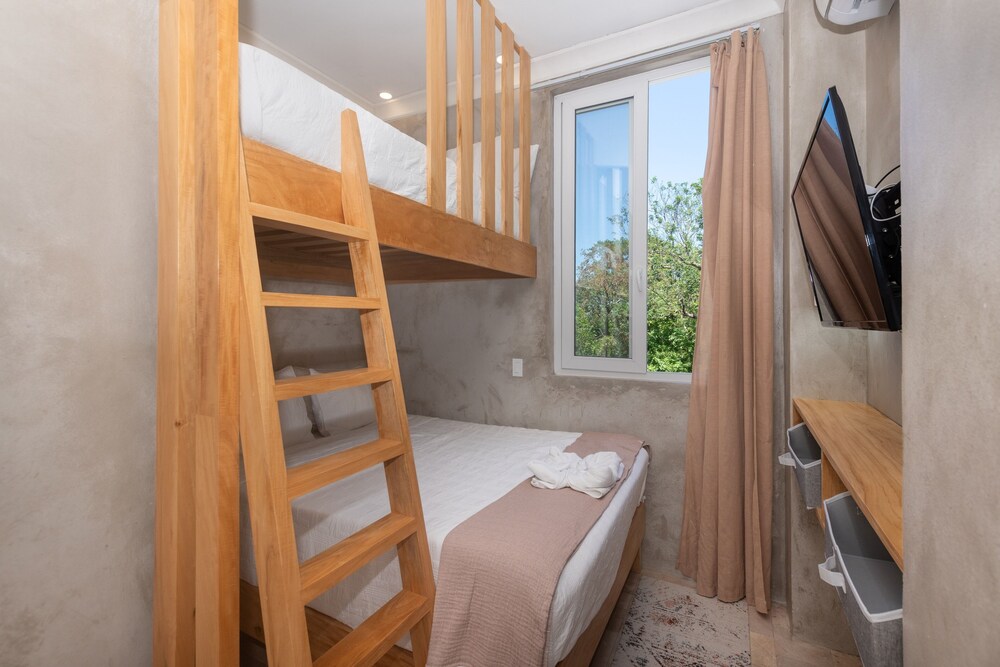 Todo Es Posible 4 Bedroom Home