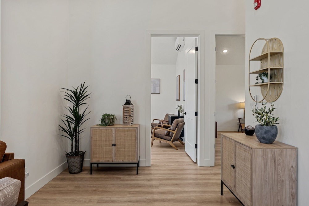 Desert Jewel With Private Gym And Pool 4 Bedroom Townhouse