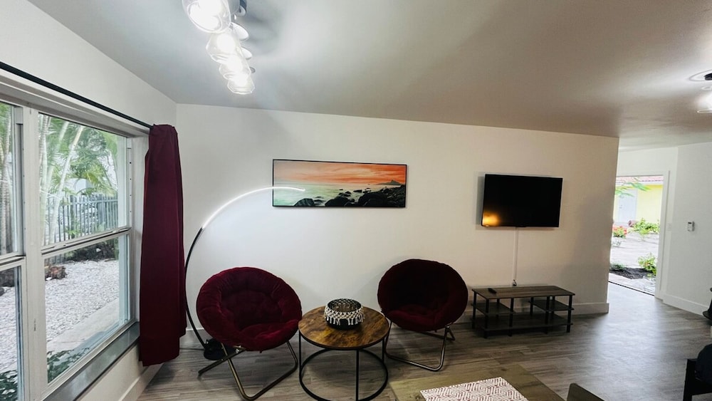Upper East Side Renovated Studio Free Parking