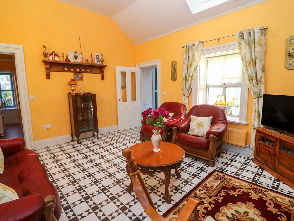 Longfield Lodge