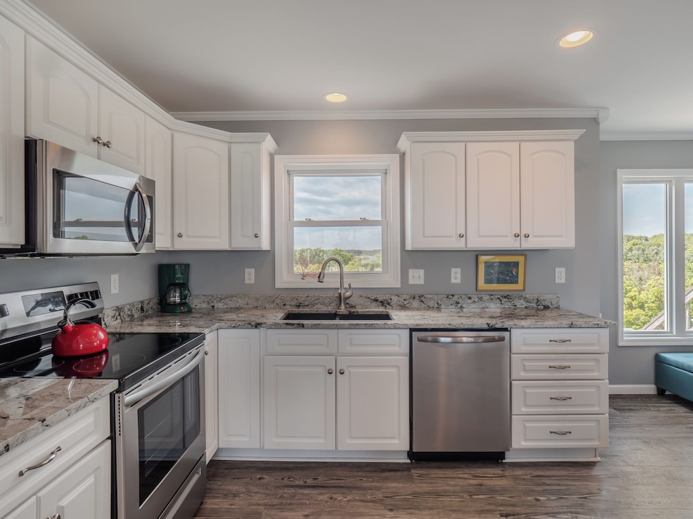 Pelican Palms by Topsail Realty