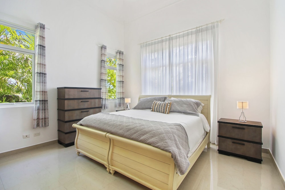 Golf Villa in Bavaro - Pool, Jacuzzi, Staff
