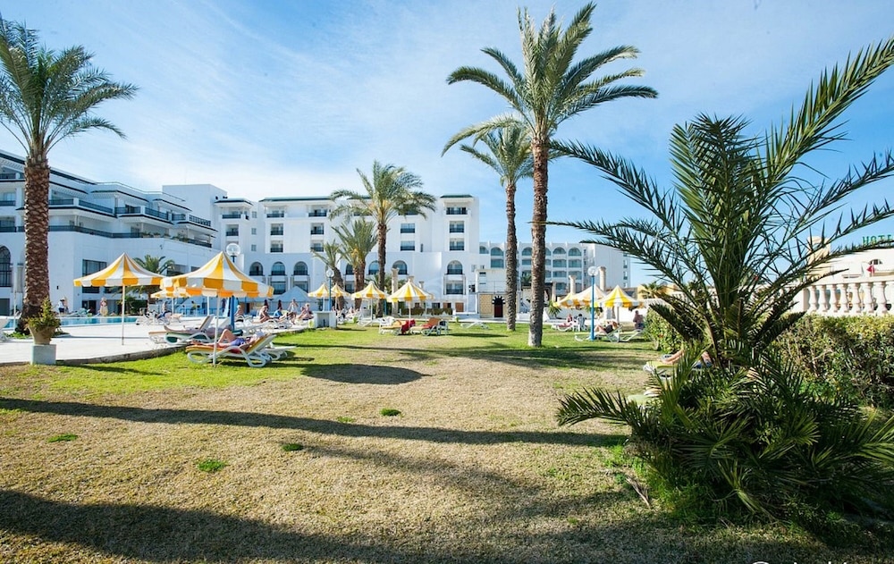 Hotel Riviera - Family Only