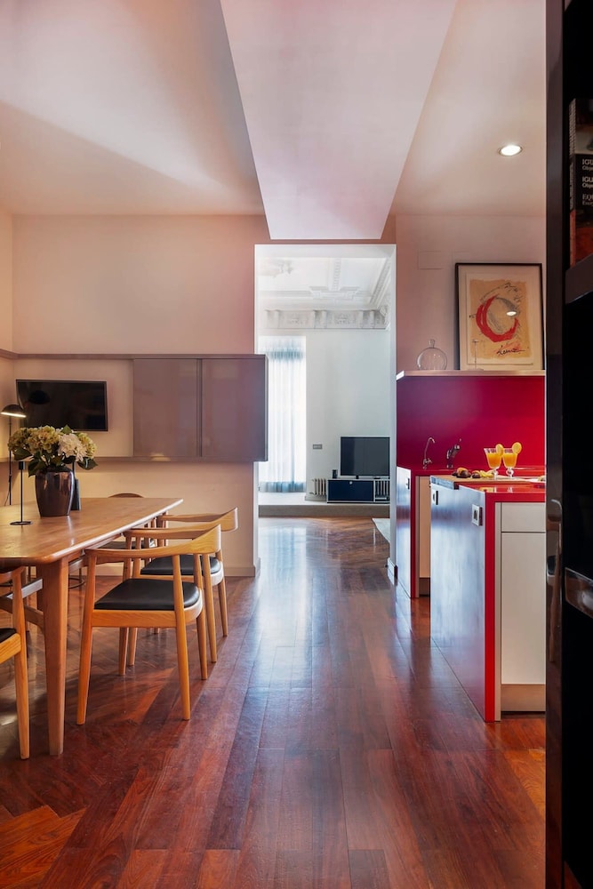 Artist Modernist 3-br Gem Next to Paseo de Gracia