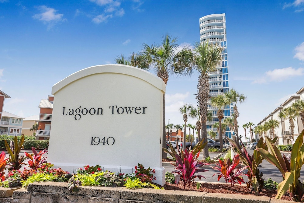 Lagoon Tower 1301 3 Bedroom Condo