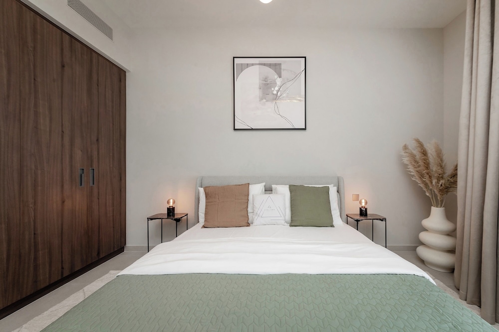 Luxury 1BR at Vida Residences
