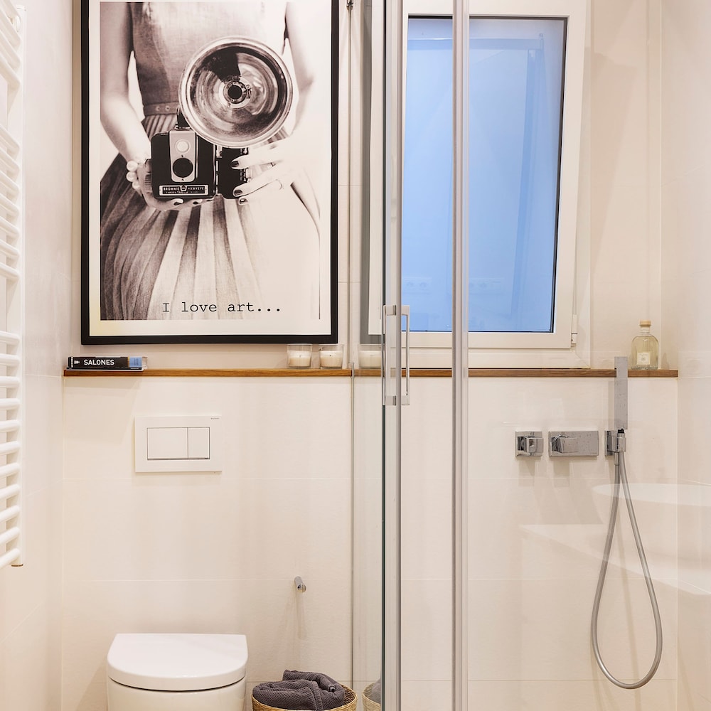 The Avenue 2BR Luxury Unit in Diagonal Ave