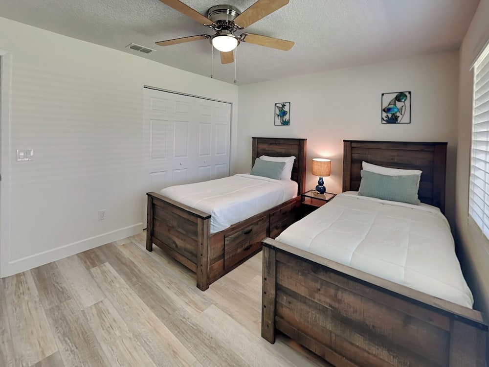 Dolphin View Oasis by Distinctive Beach Rentals