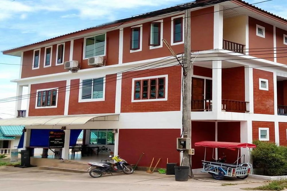 Summer Guesthouse & Hostel