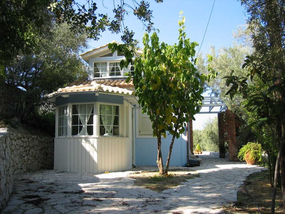 Agios Nikitas Villas