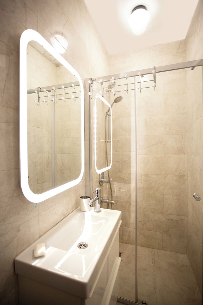 Big Cute Flat with Patio in Beyoglu