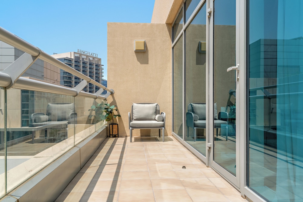 Silkhaus Bay Square 13