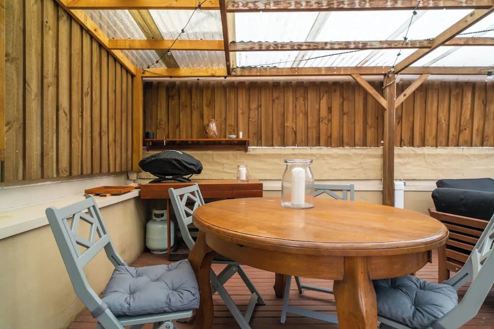 Cozy Apartment w/ Terrace Close to City Center
