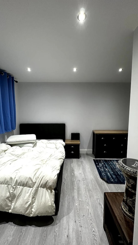 Sophisticated 2BD Flat - Southfields