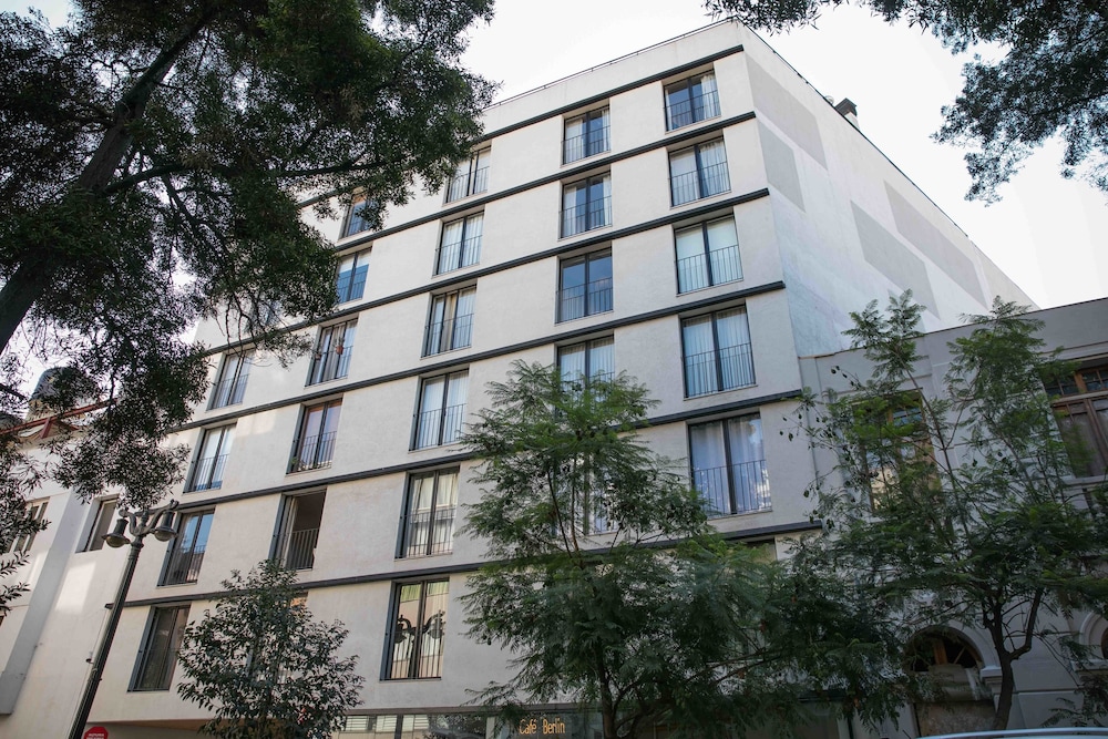 J.V. Lastarria Apartments
