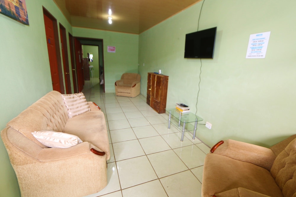 Hostel Cattleya
