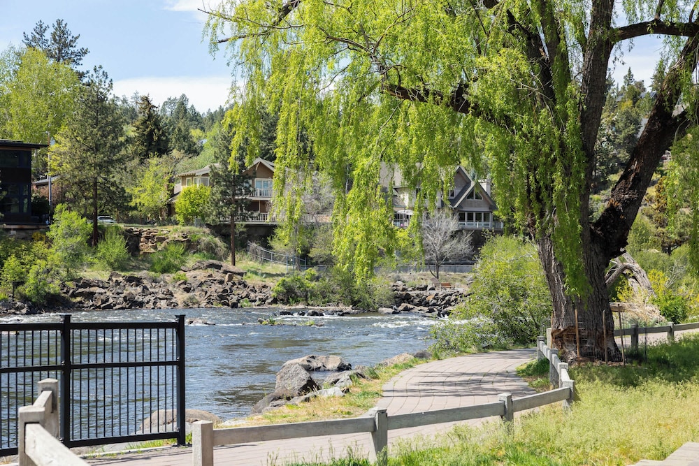 At the River - Beautiful Stay, Amazing River View