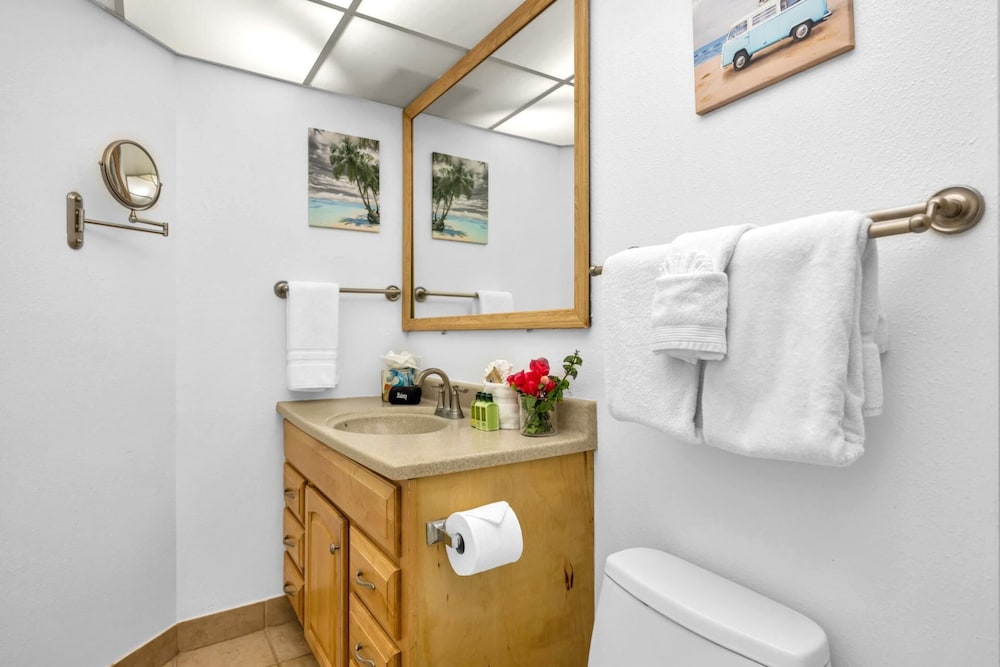 NEW KBM Resorts Free CAR Kaanapali Shores 6th Floor Ocean View Suite Steps to Pool and Beach Ks-616