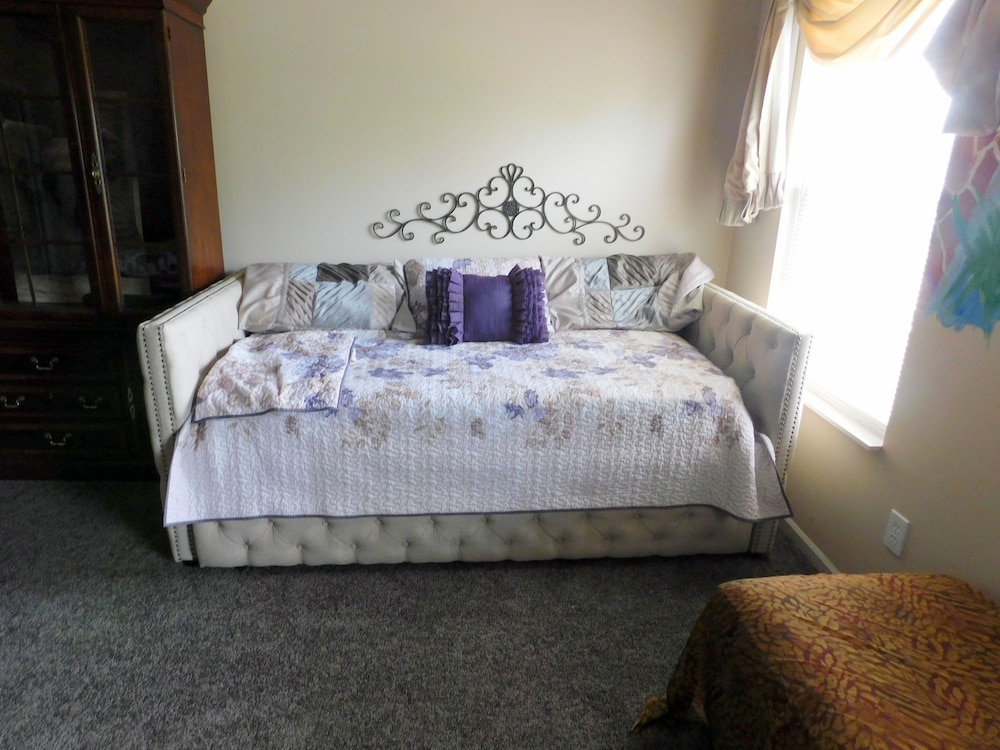 Evonne's Sharing House - Property Image 32