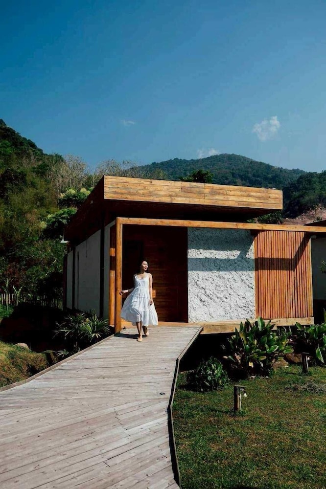 Lomhaijai Homestay