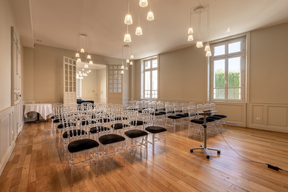 meeting & event spaces