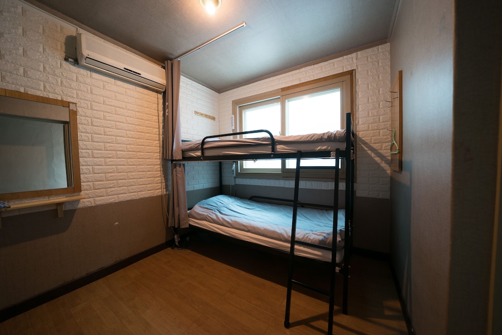 Beewon Guest House - Hostel