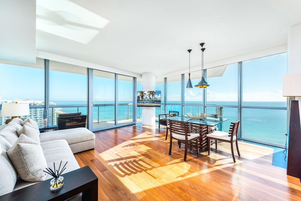 Luxury Vacation Rentals at The Setai by LRMB