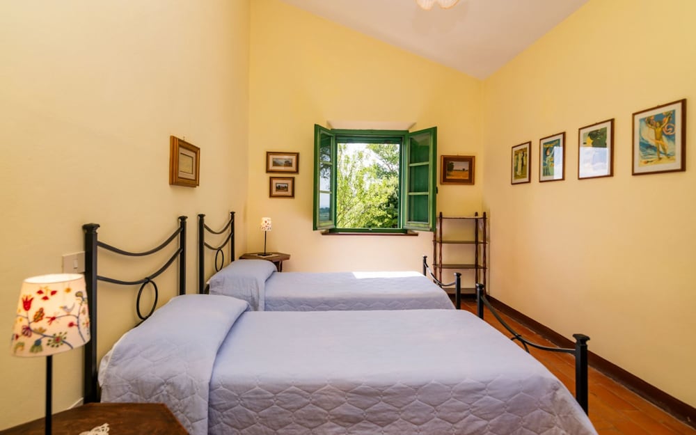 Farmhouse With Exclusive View Between Umbria and Tuscany La Godiola-albizia
